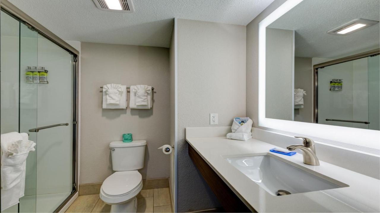 Holiday Inn Express & Suites Ashtabula-Geneva By Ihg Austinburg Eksteriør billede