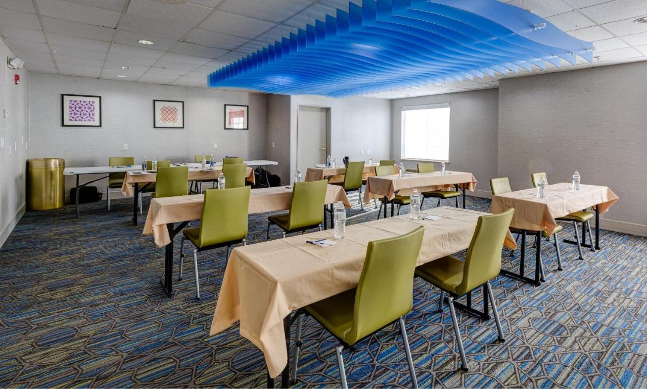 Holiday Inn Express & Suites Ashtabula-Geneva By Ihg Austinburg Eksteriør billede