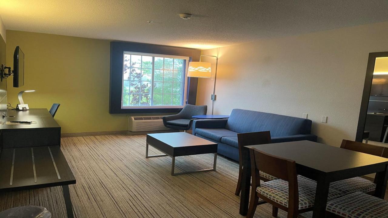 Holiday Inn Express & Suites Ashtabula-Geneva By Ihg Austinburg Eksteriør billede